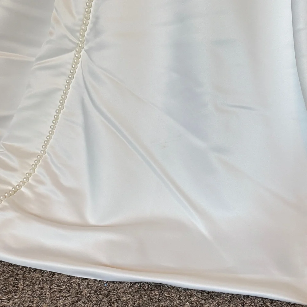 Oleg Cassini Elegant White Satin Wedding Dress - Picture 11 of 14